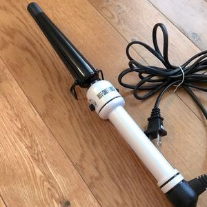 Hot Shot Tools Tapered Curling Wand 1 1/4in